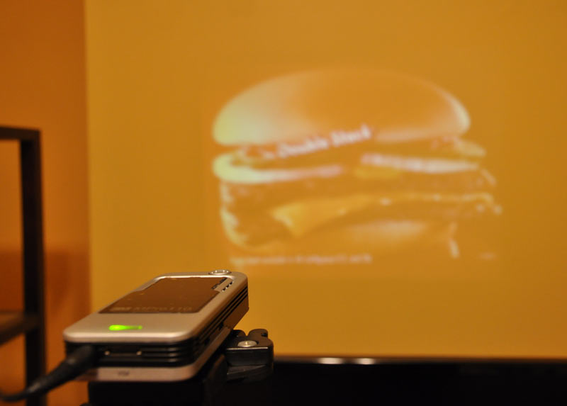 Illustration for article titled 3M MPro110 Handheld Mobile Projector: Lightning Review